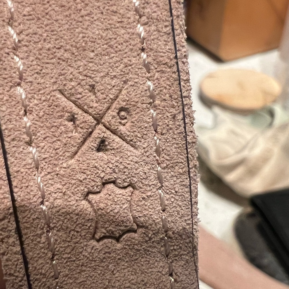 Coach suede nuage pink Kisslock barrel bag limited edition - Picture 7 of 16